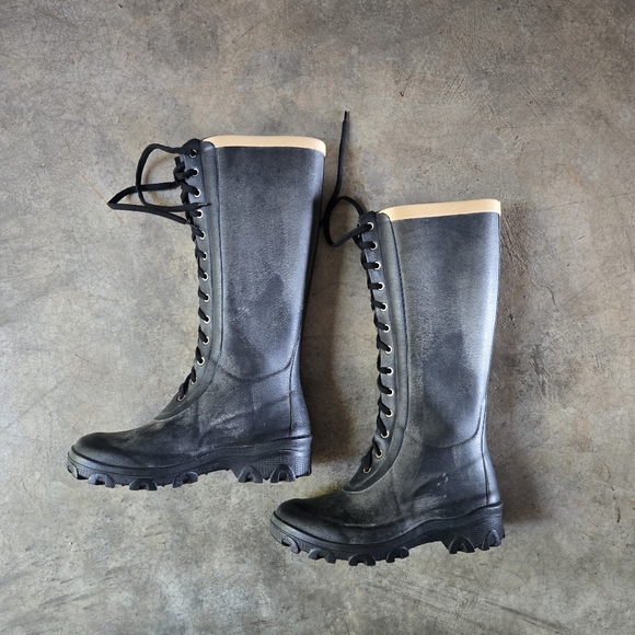 Tretorn Black and Tan Lace-Up Women's Boots - Picture 1 of 15